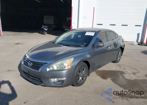 2015 Nissan Altima 2.5 S z USA, uszkodzony, nr VIN 1N4AL3AP6FN358925